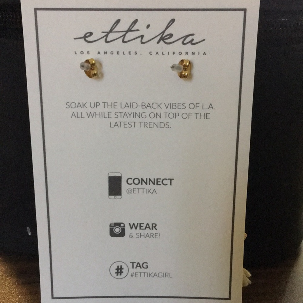 Ettika 18k gold tassel earrings - Picture 3 of 3